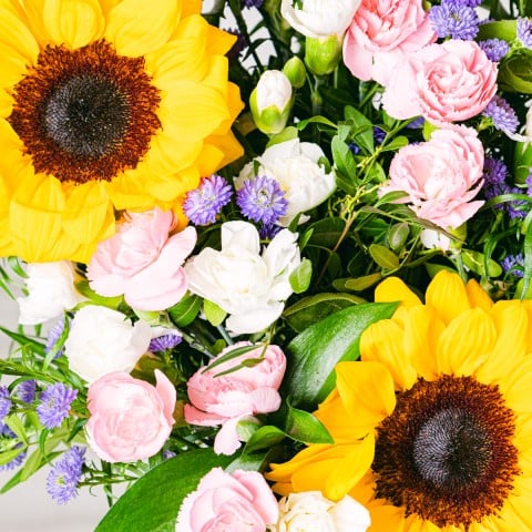 Vibrant Sunset: Sunflowers and Limoniums highlight Vibrant Sunset: Sunflowers and Limoniums highlight
