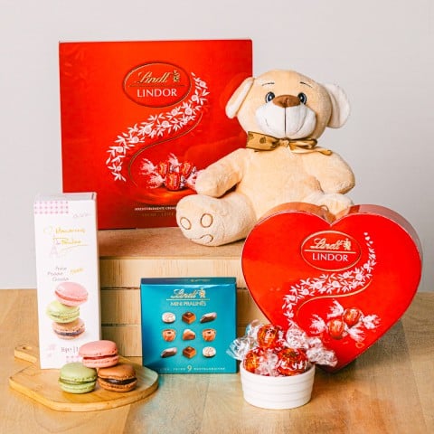 Darlin’: Selection of Sweet Treats and Teddy Bear Darlin’: Selection of Sweet Treats and Teddy Bear