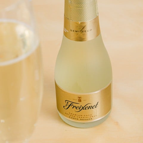 Sweet Bubbles: Mini Pralines and Carta Nevada Cava highlight Sweet Bubbles: Mini Pralines and Carta Nevada Cava highlight